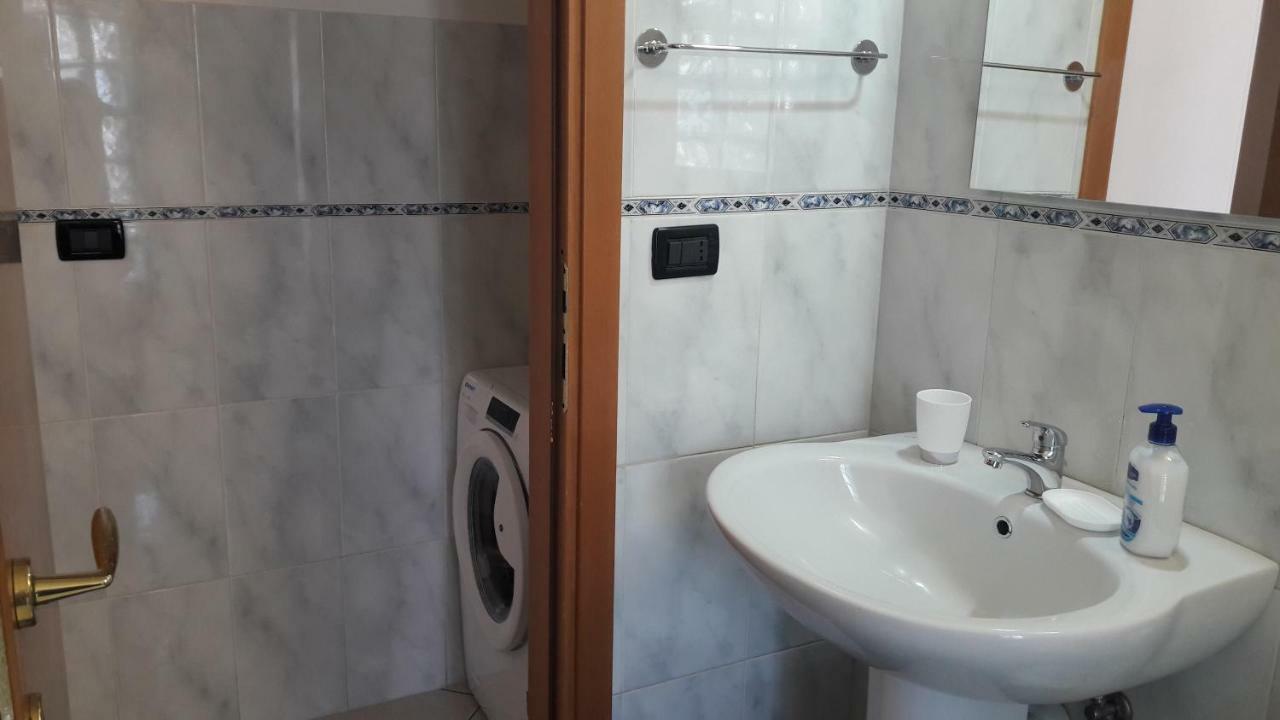 Residenza Leonarda Apartment Vado Ligure Bagian luar foto